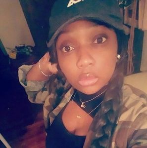 Meet your Posher, Avery